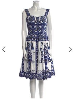 Dolce & Gabbana dress size 8 US NWOT/ Price is firm/Lowest price due to moving